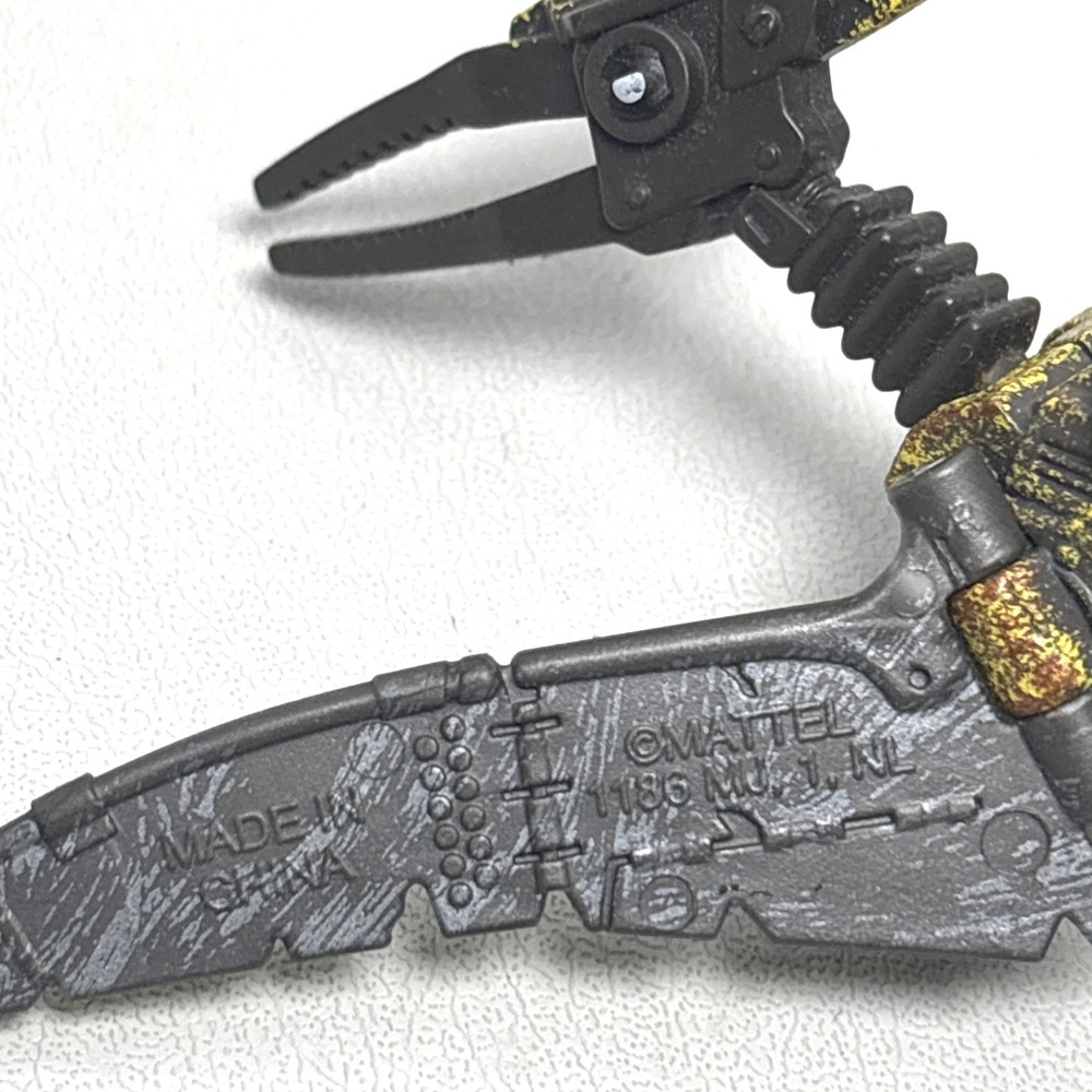 2015 Mattel DINOTRUX Diecast Dinosaur Robot Truck Scrapadactyl & 3 Reptool - Picture 4 of 8